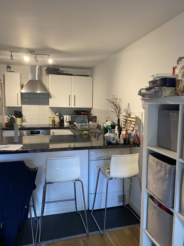 Room Wood Lane in Greater London