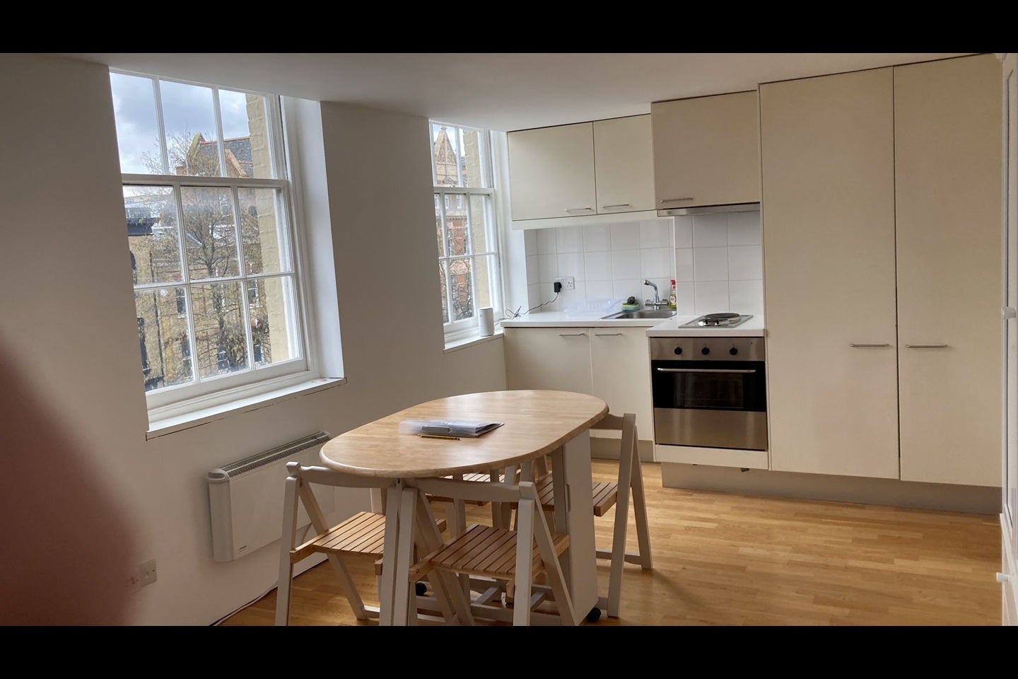 Flat Holloway Road in Greater London