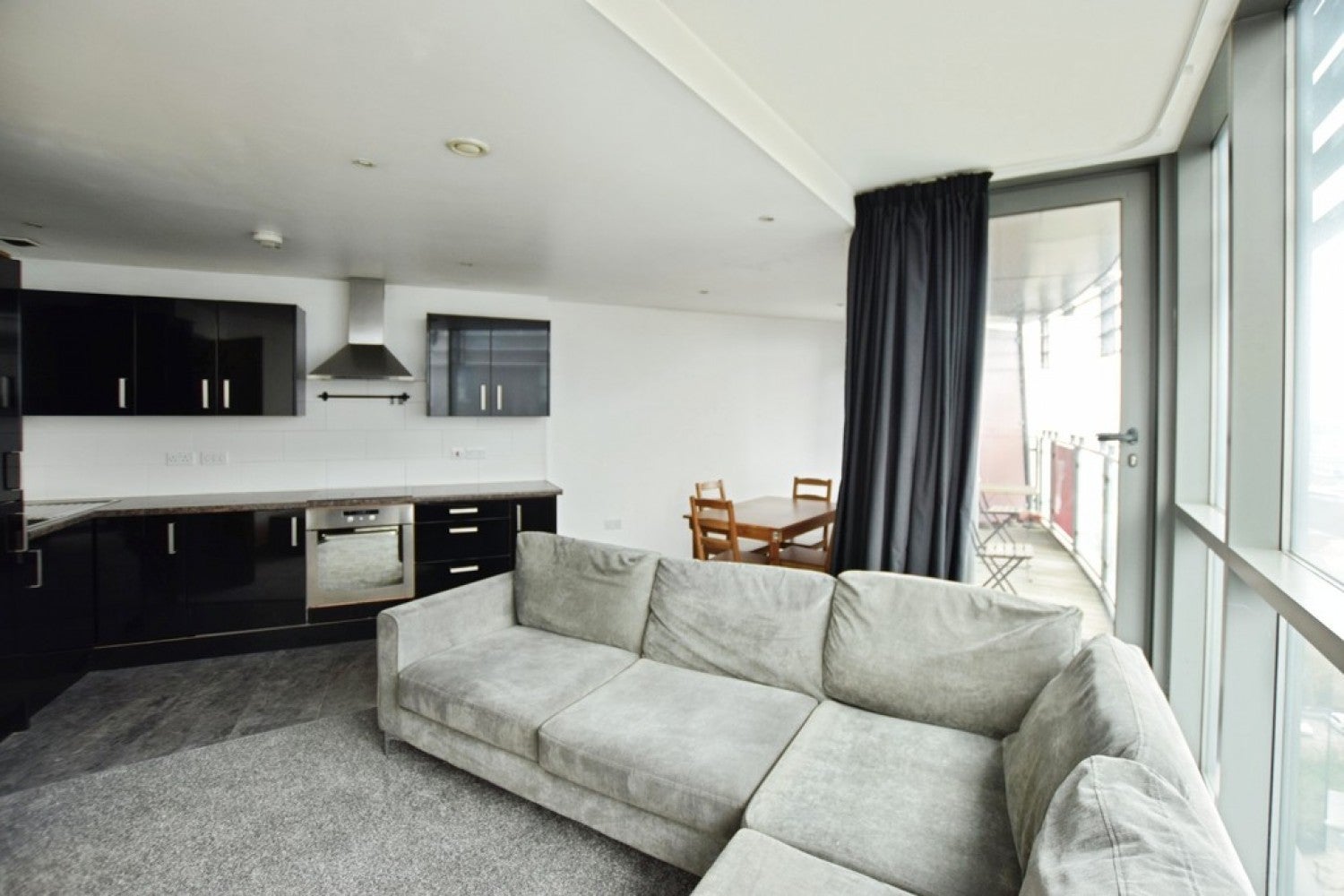 Flat South Accommodation Road in Leeds