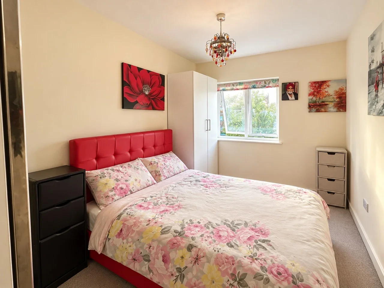 Flat Salisbury Road in Greater London