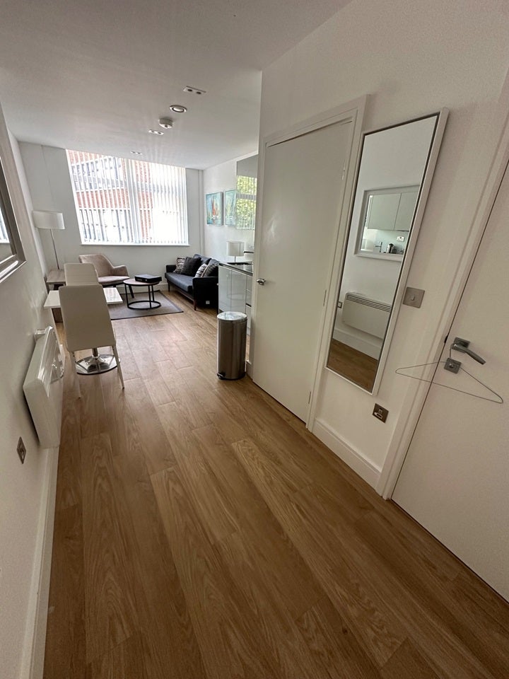 Flat Hatters Way in Luton