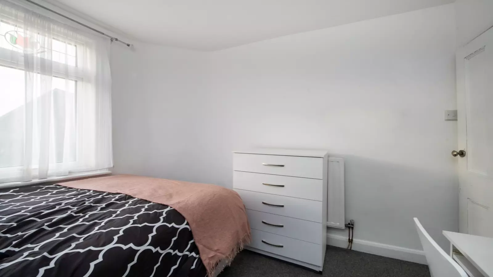 Flat Albert Road in Greater London