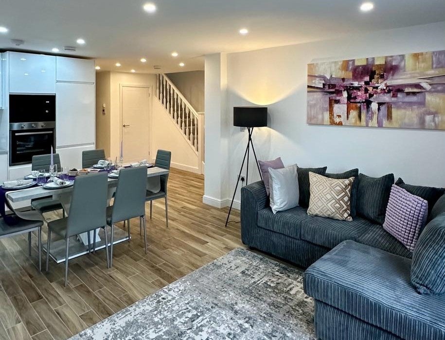 House Ballards Way in Greater London