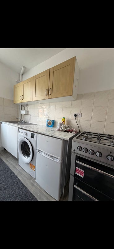 Flat Kingston Road in Greater London