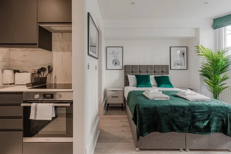 Room Trebovir Road in Greater London