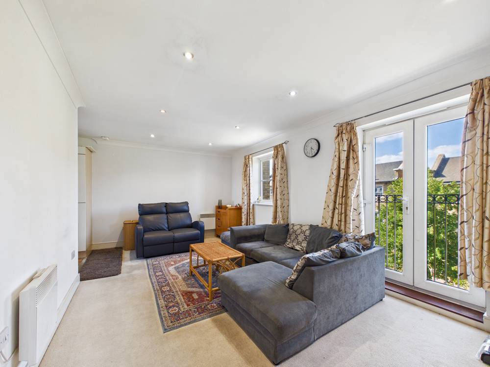 Flat Tufnell Way in Colchester
