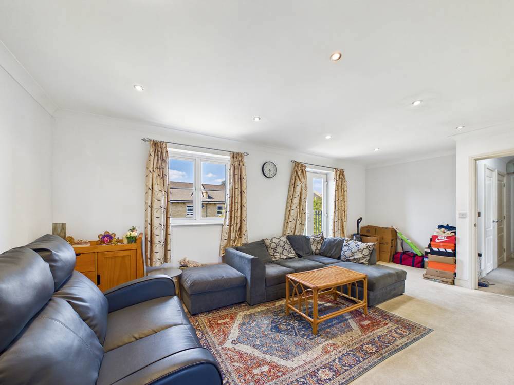 Flat Tufnell Way in Colchester
