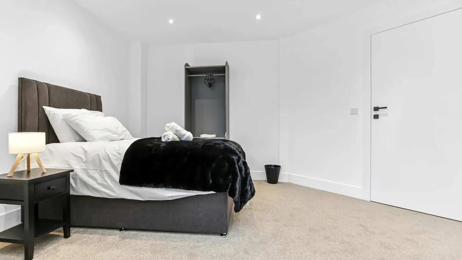 Flat Morland Avenue in Greater London