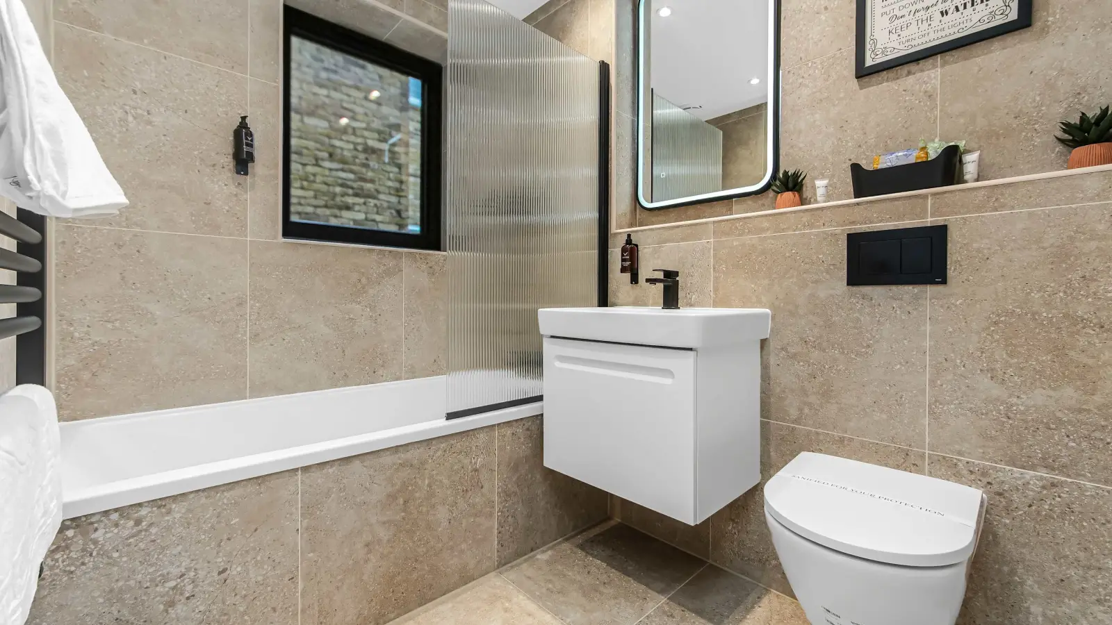 Flat Morland Avenue in Greater London