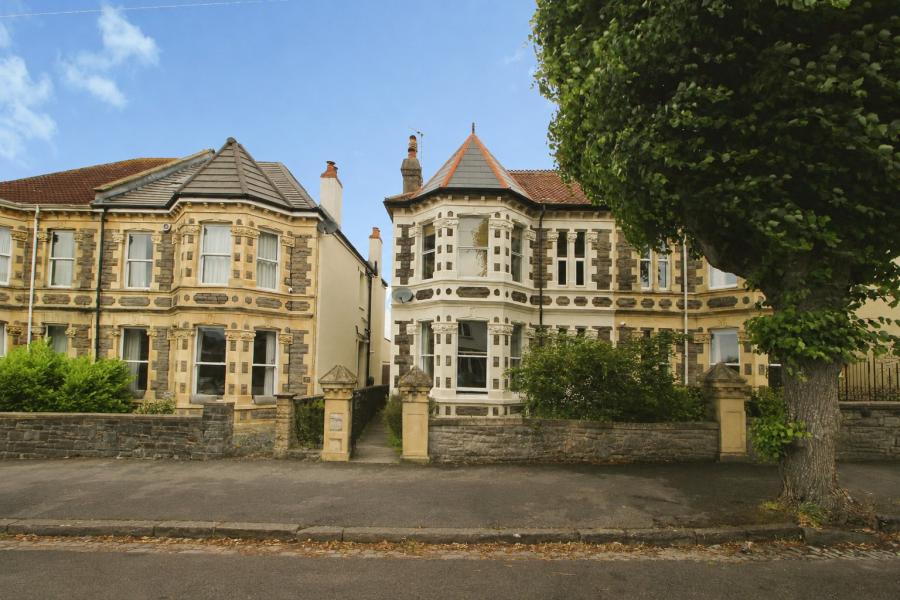 Flat Lilymead Avenue in Bristol