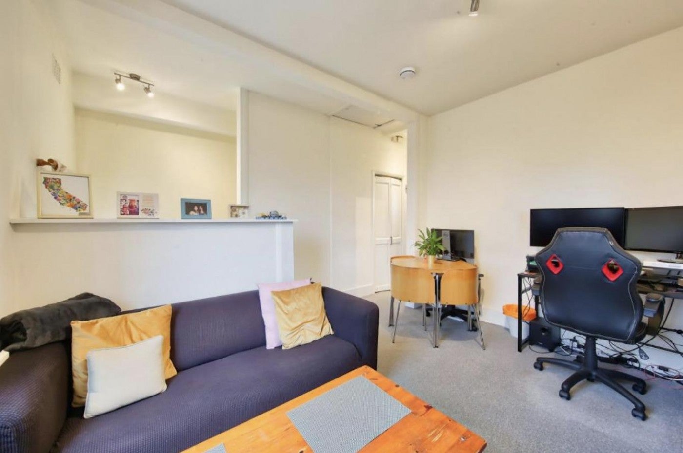 Flat Khama Road in Greater London