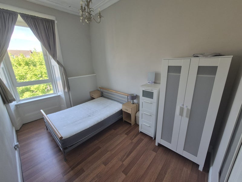 Room Onslow Drive in Glasgow