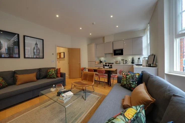 Flat Great Titchfield Street in City of Westminster