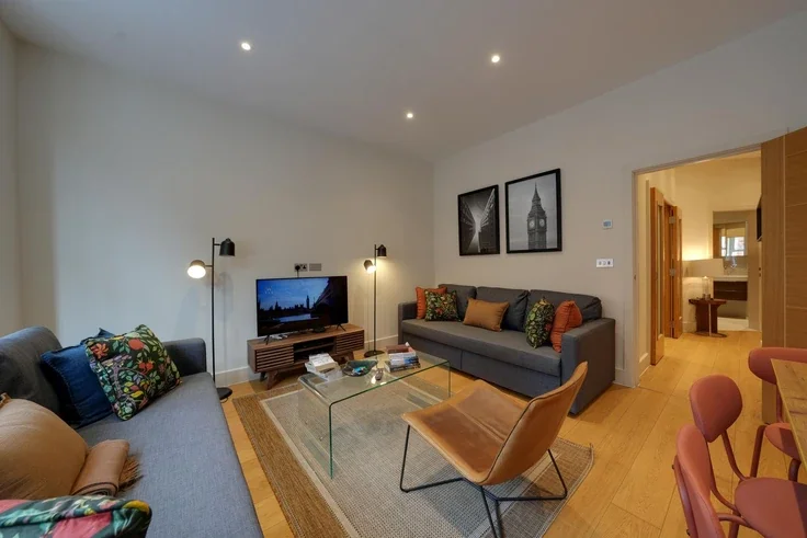 Flat Great Titchfield Street in City of Westminster