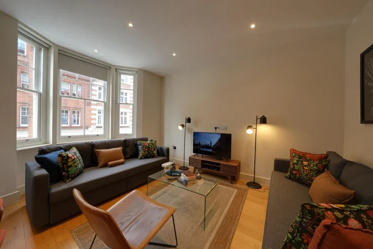 Flat Great Titchfield Street in City of Westminster