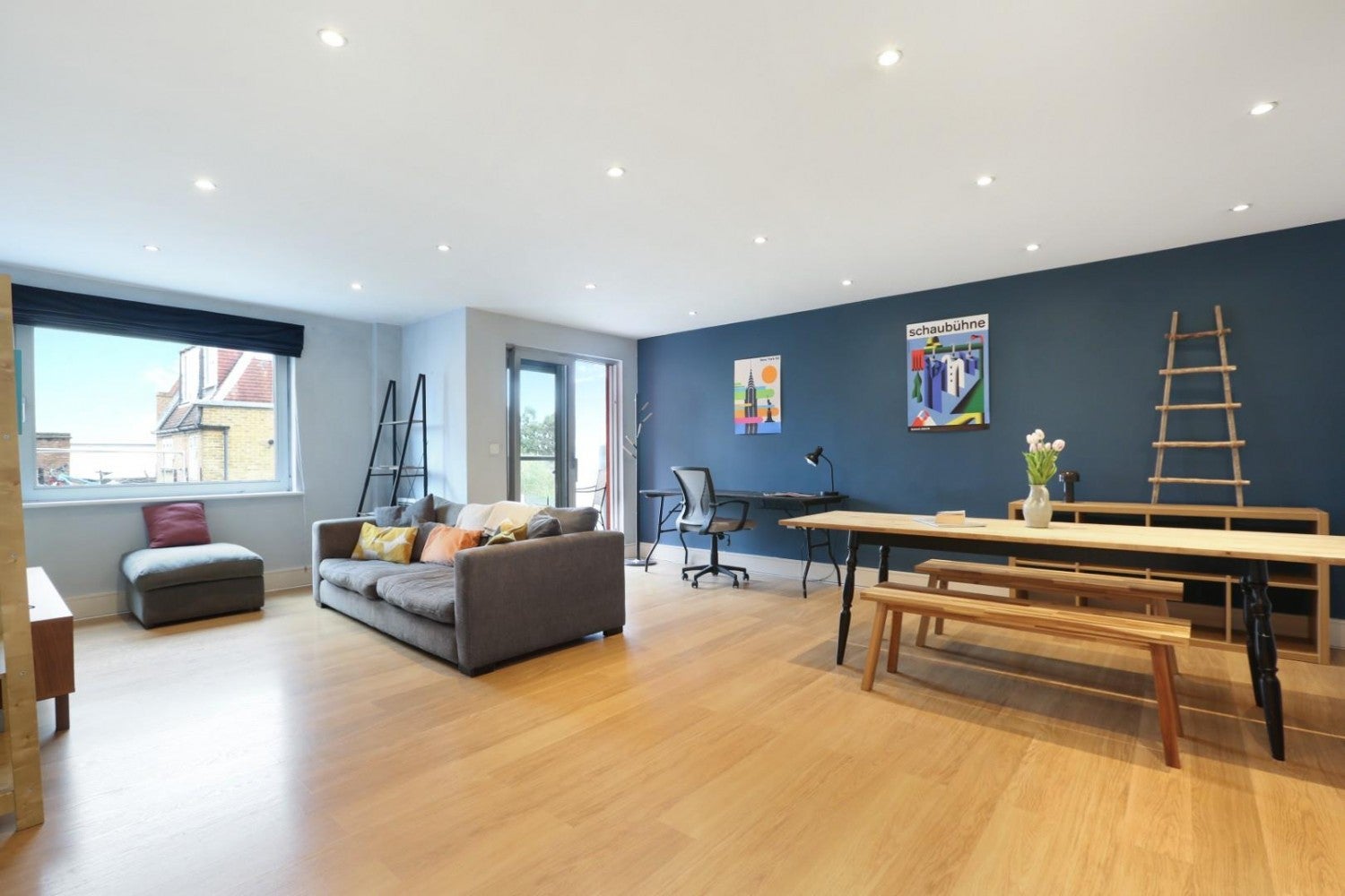 Flat Kirkdale in Greater London