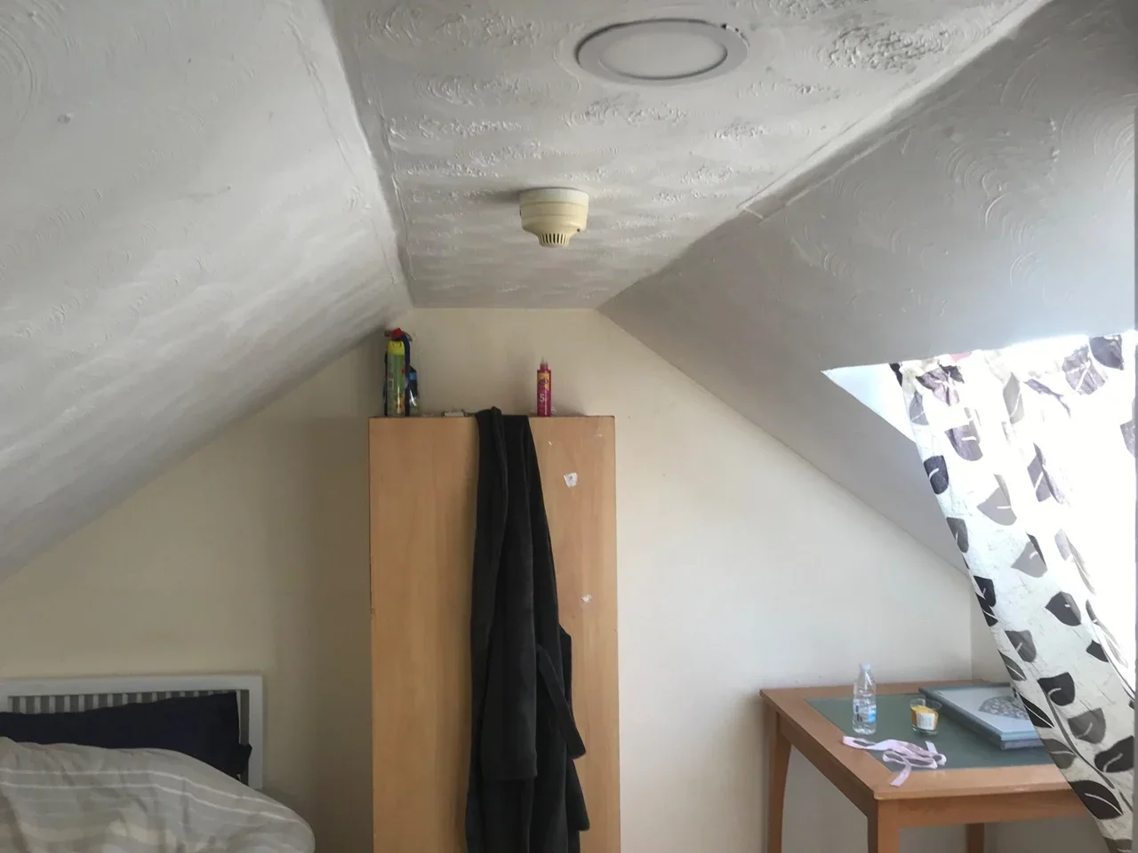 Room Lindisfarne Road in Greater London