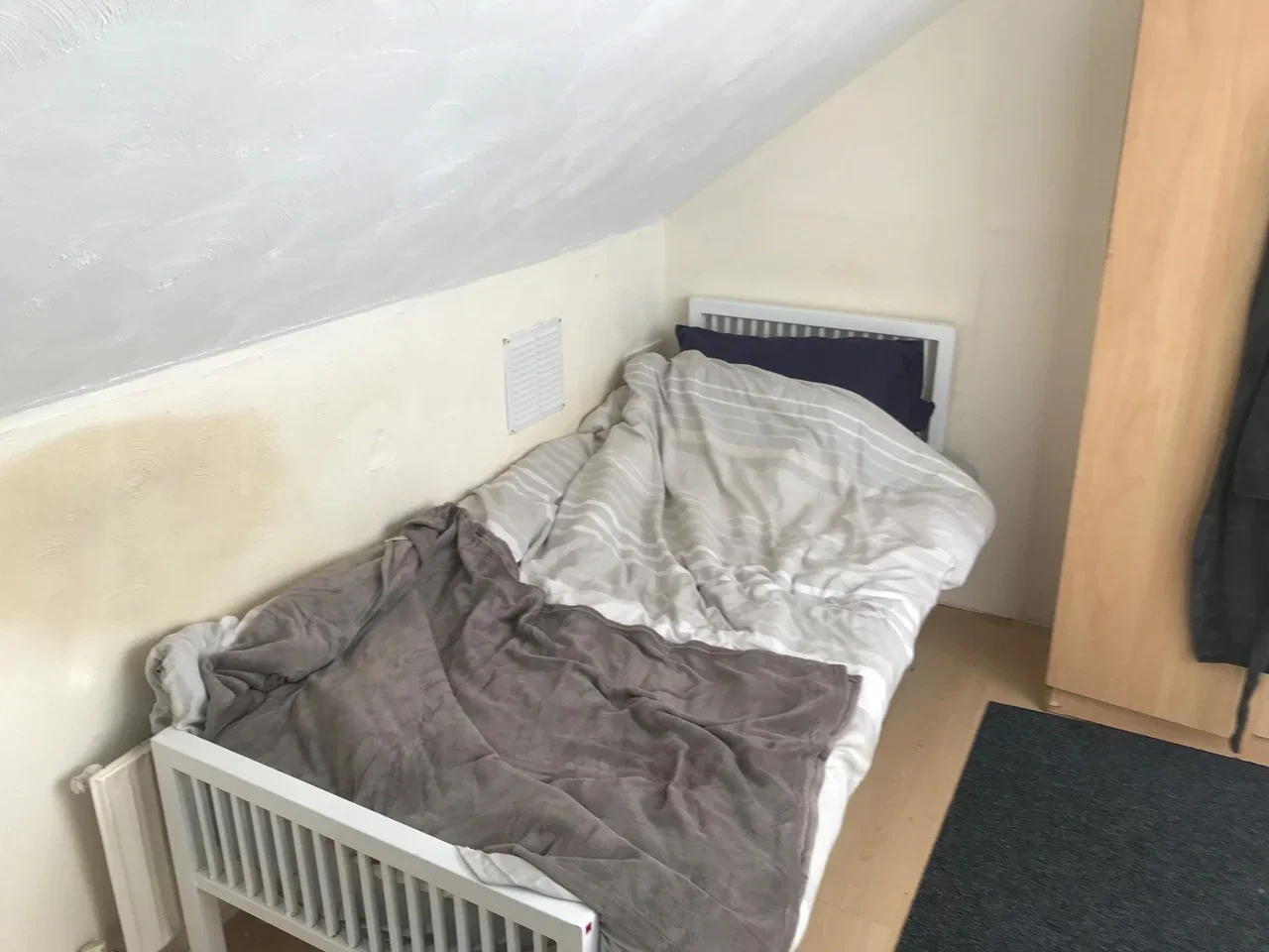 Room Lindisfarne Road in Greater London