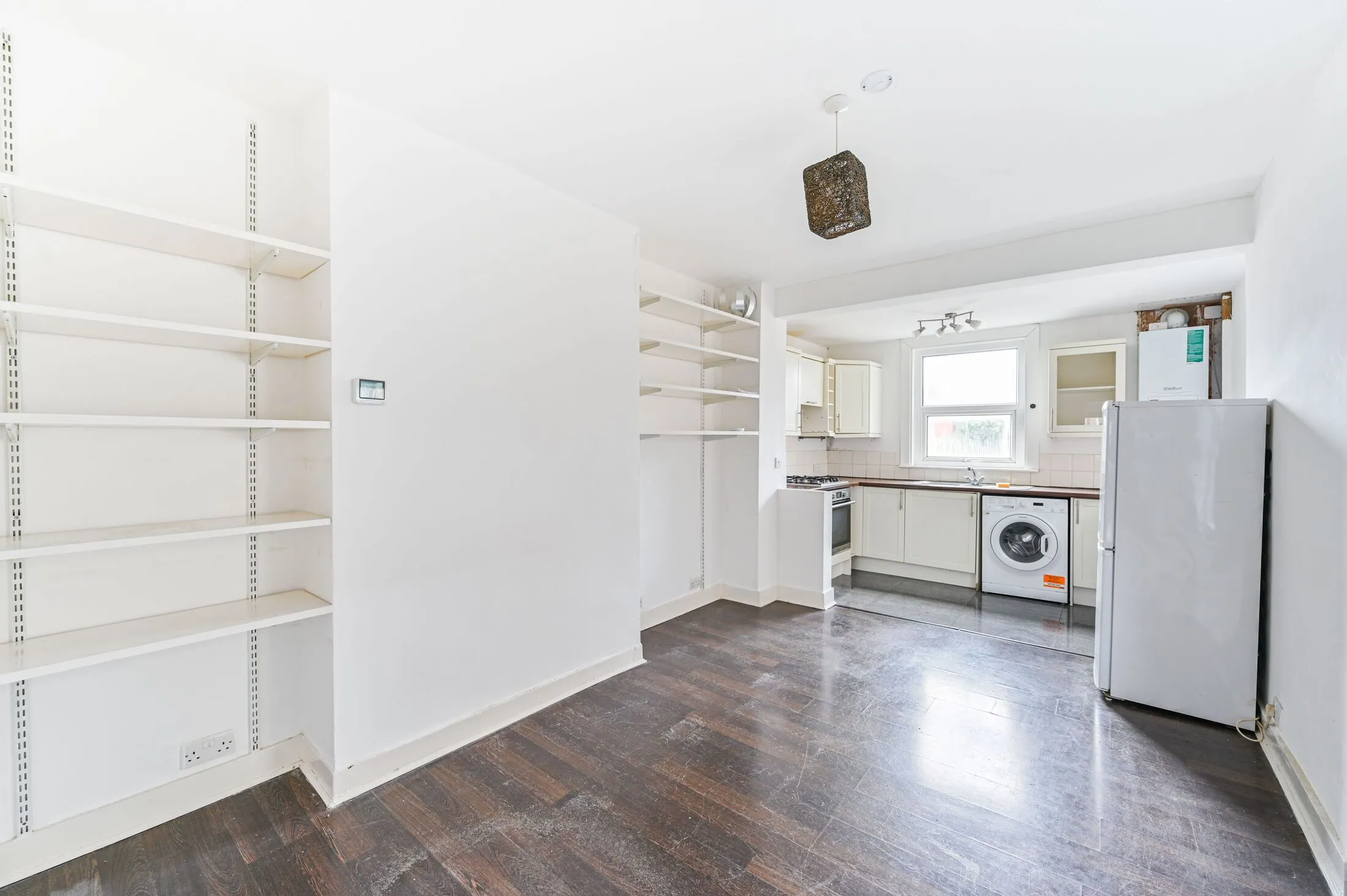 Flat Vaughan Road in Greater London
