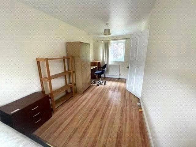 Room Ivy Avenue in Bath