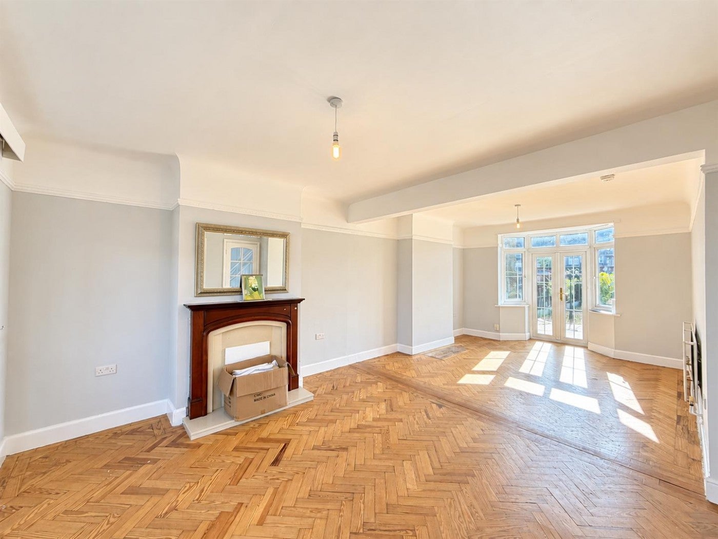 House Shelley Crescent in Greater London