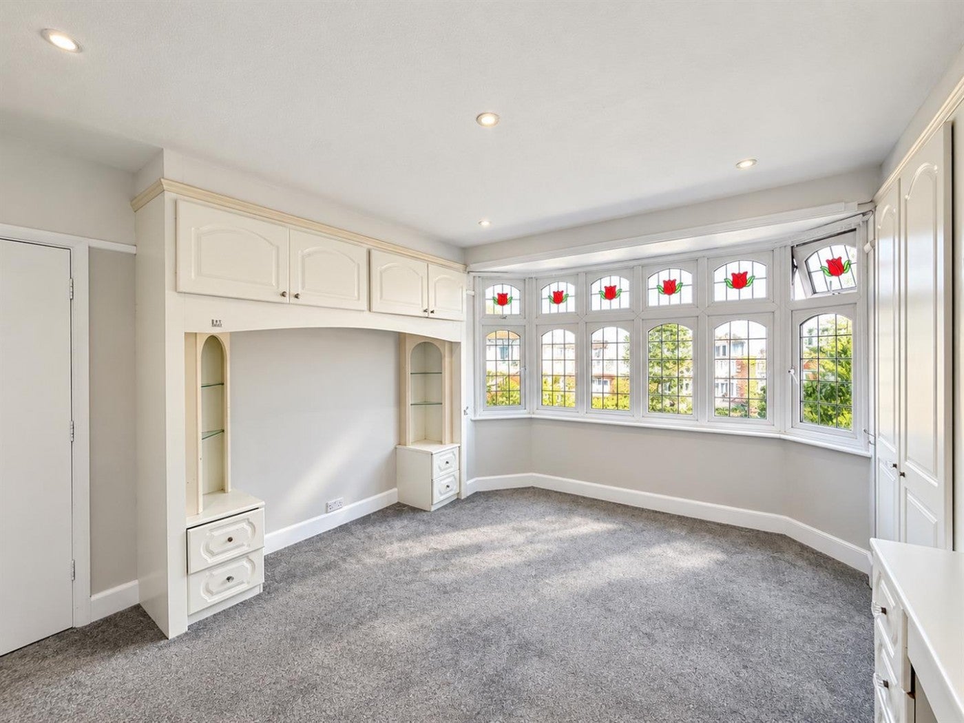 House Shelley Crescent in Greater London