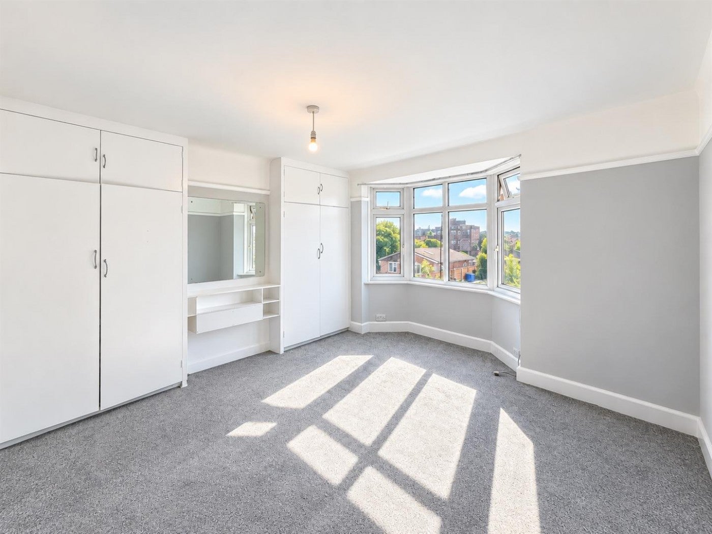 House Shelley Crescent in Greater London