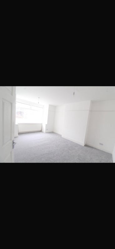 Room Bell Hill Road in Bristol