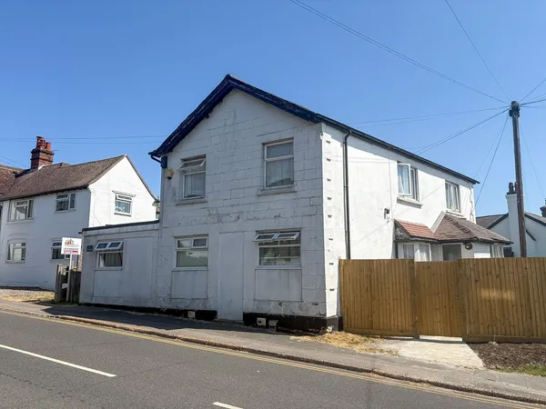 Flat Whitehill Road in Wealden