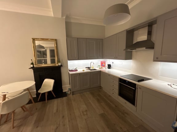 Room Shaftesbury Avenue in City of Westminster