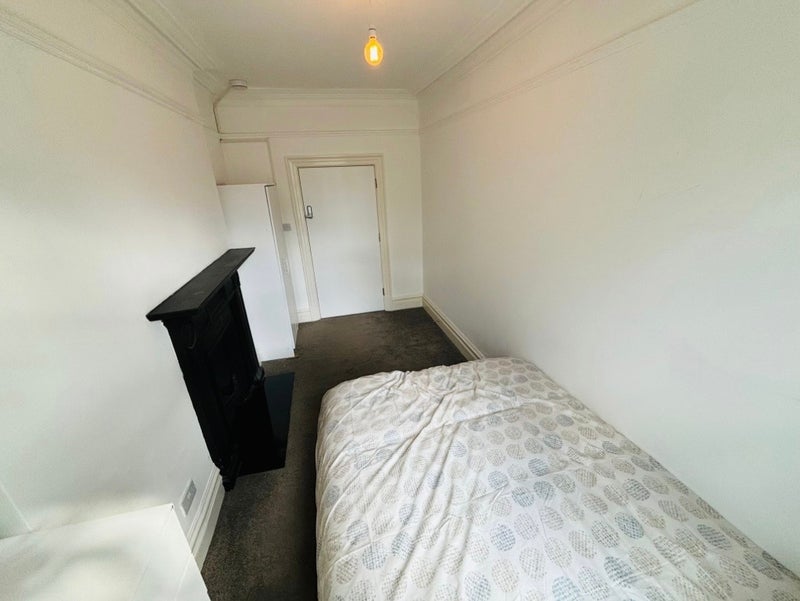 Room Lewisham High Street in Greater London