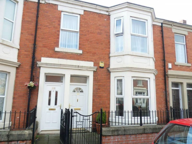 Room Ladykirk Road in Newcastle upon Tyne