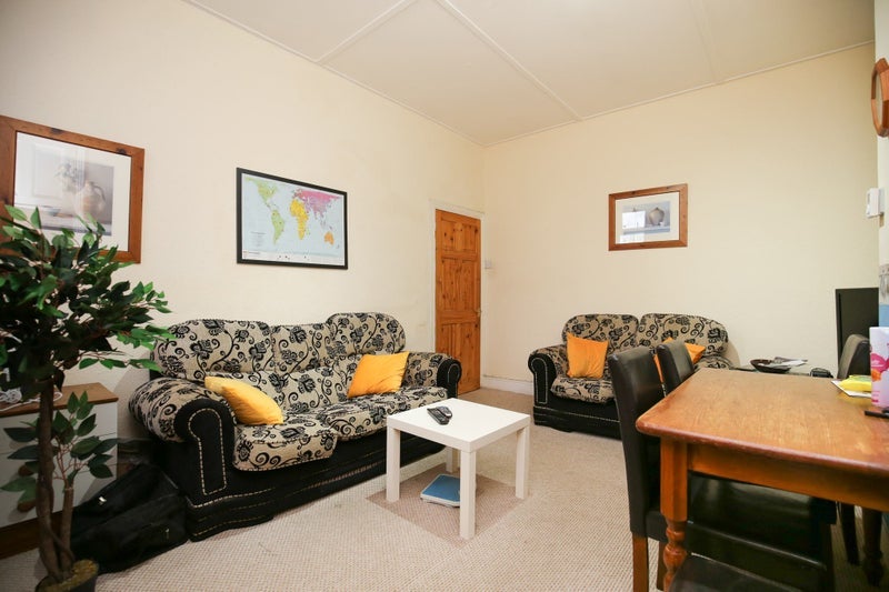 Room Ladykirk Road in Newcastle upon Tyne