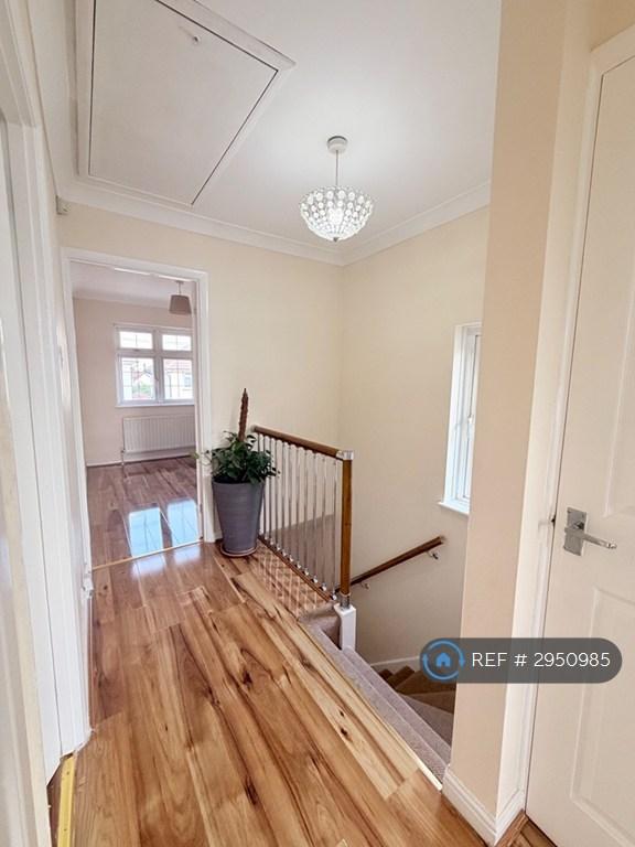 House Chaseside Close in Greater London