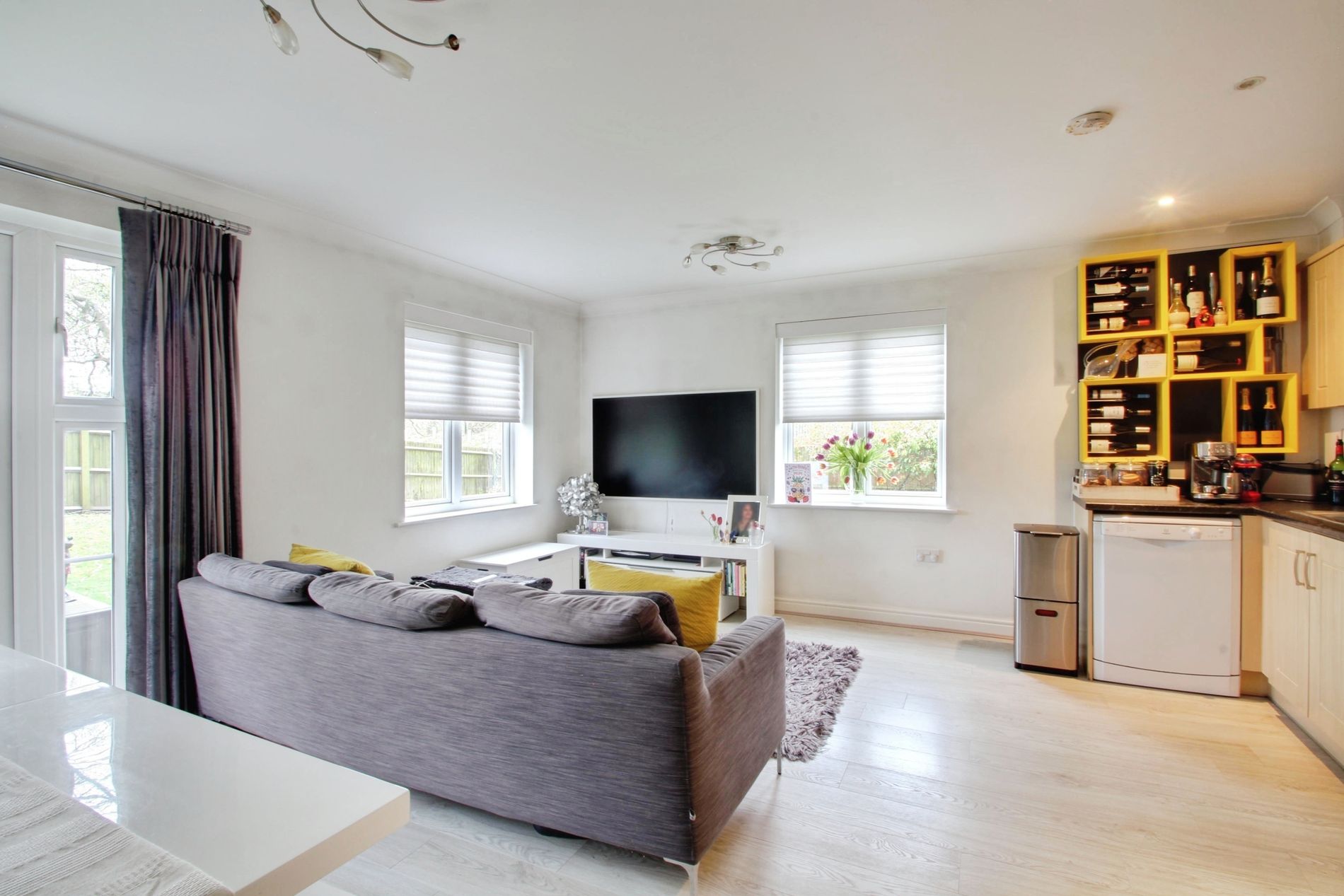 Flat Datchet Road in Slough