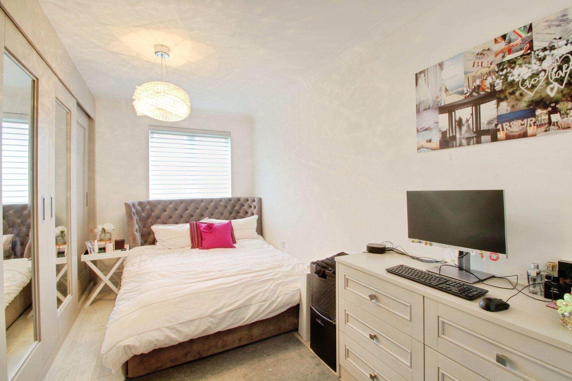 Flat Datchet Road in Slough