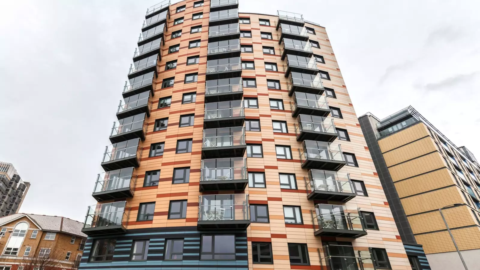 Flat Wandle Road in Greater London