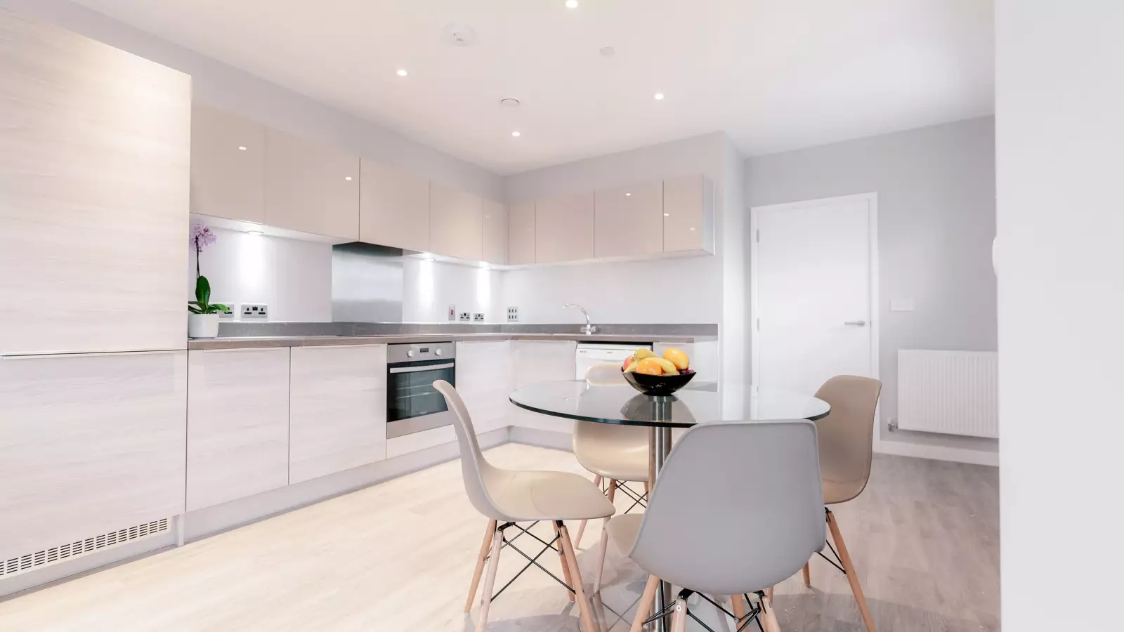 Flat Wandle Road in Greater London