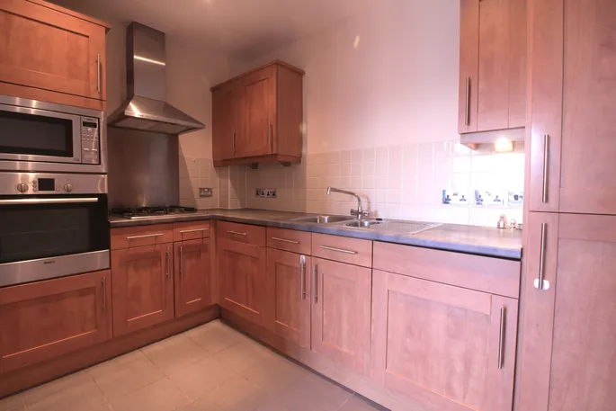 Flat Whippendell Road in Watford