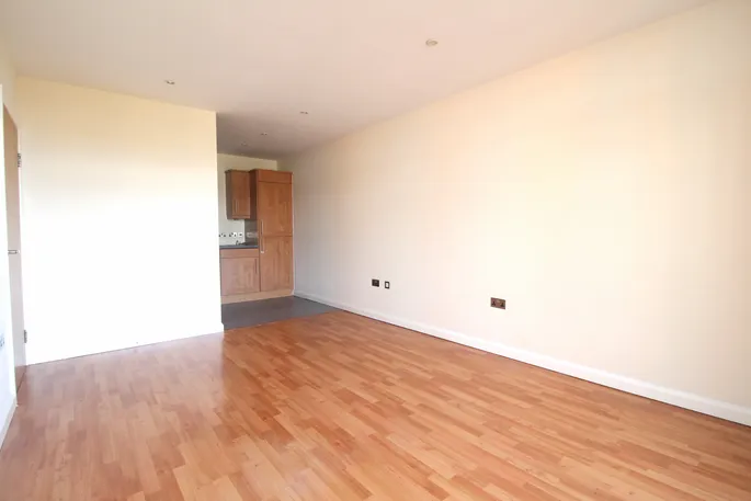 Flat Whippendell Road in Watford