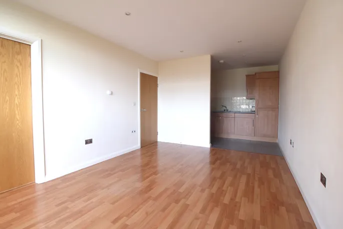 Flat Whippendell Road in Watford