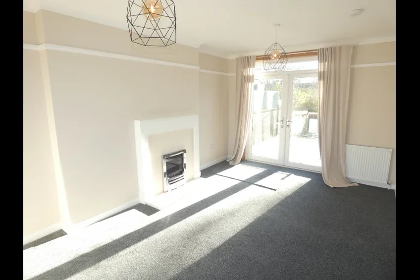 House Rossland Crescent in Bishopton