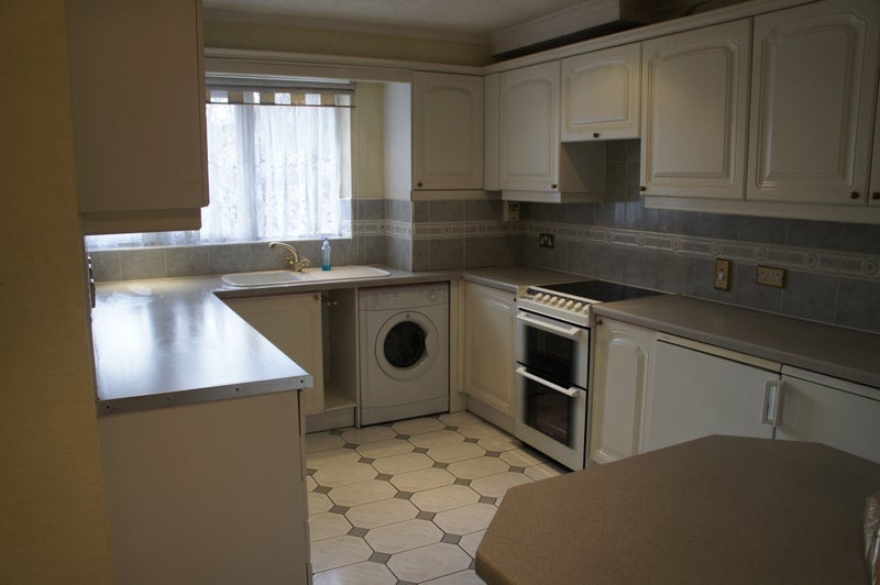 Room Burdett Street in Greater London
