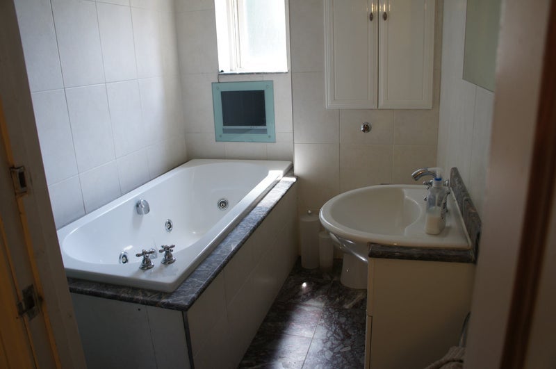 Room Burdett Street in Greater London