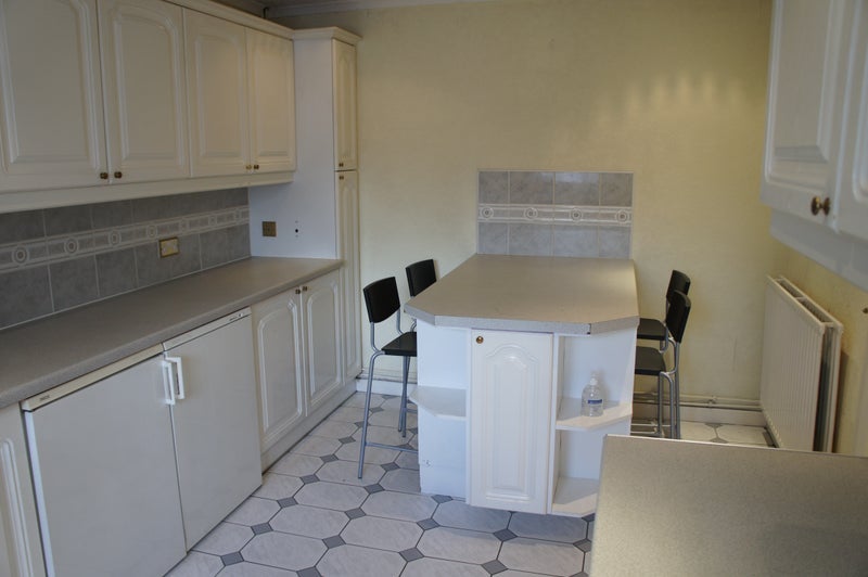 Room Burdett Street in Greater London