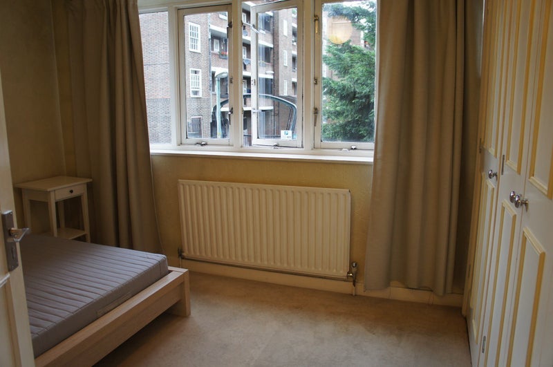 Room Burdett Street in Greater London