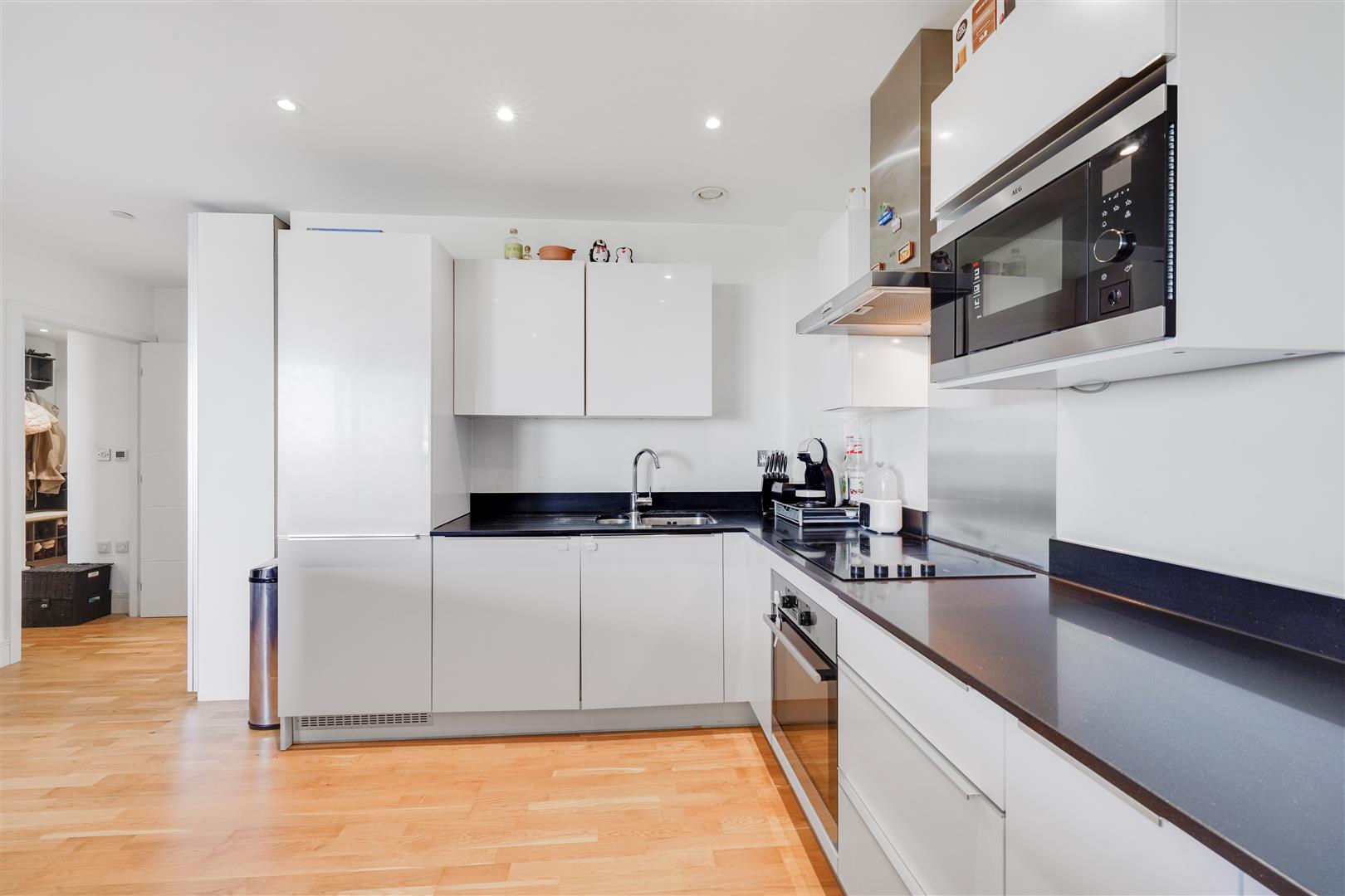 Flat Leven Road in London