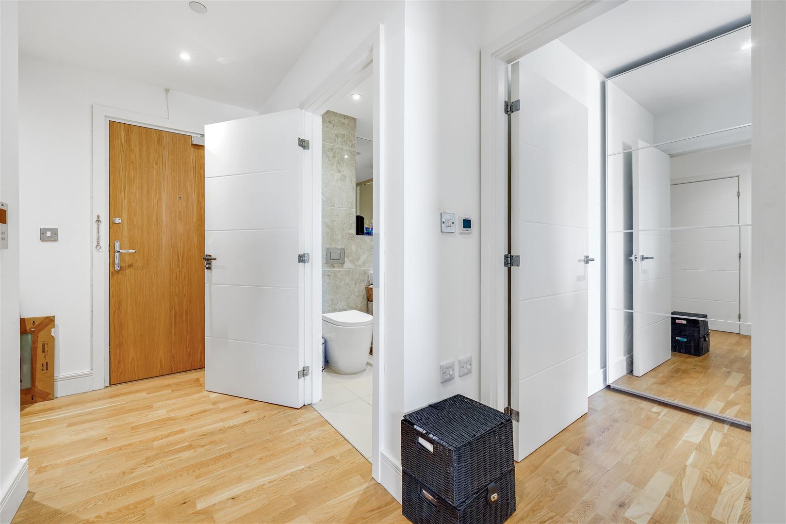 Flat Leven Road in London