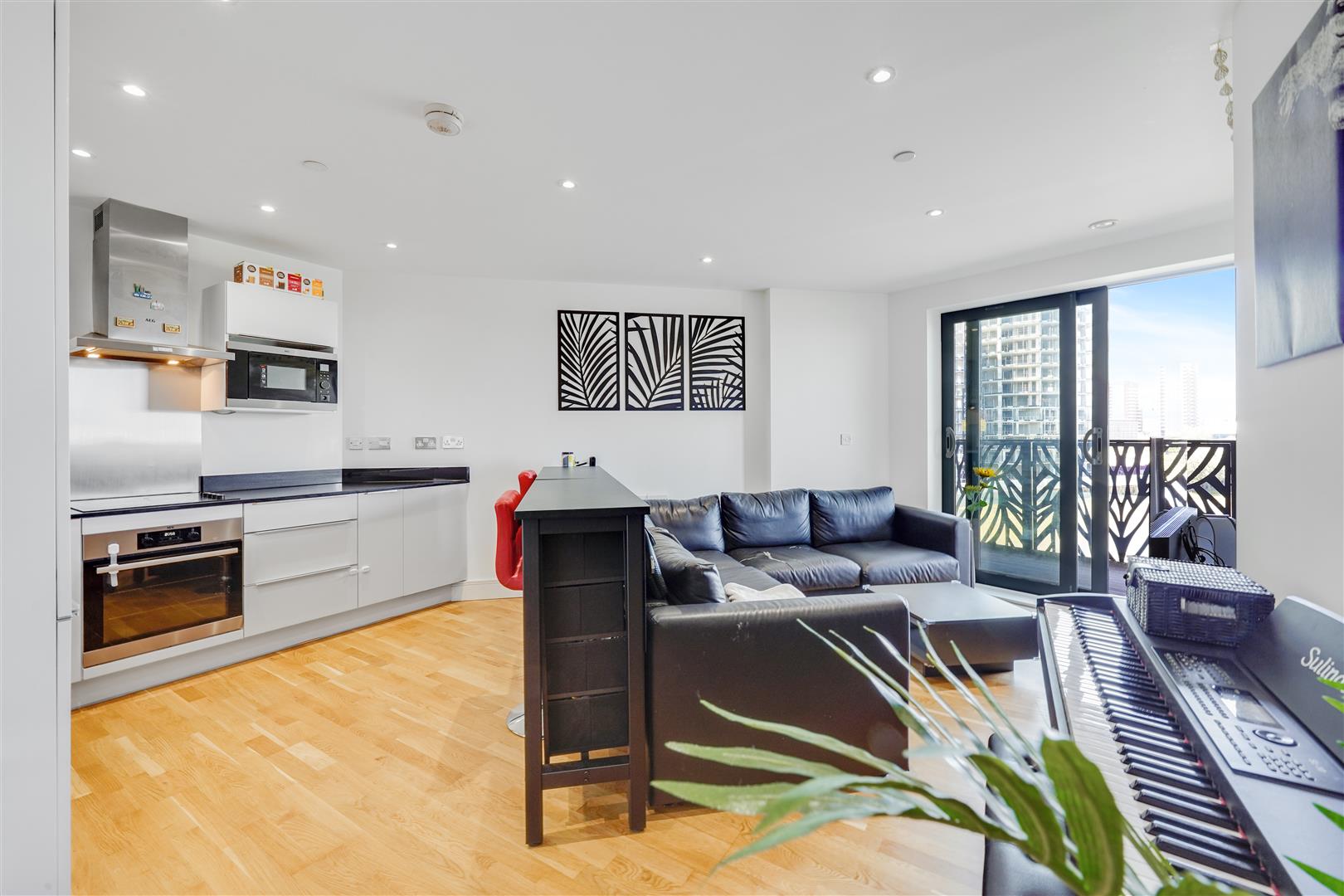 Flat Leven Road in London