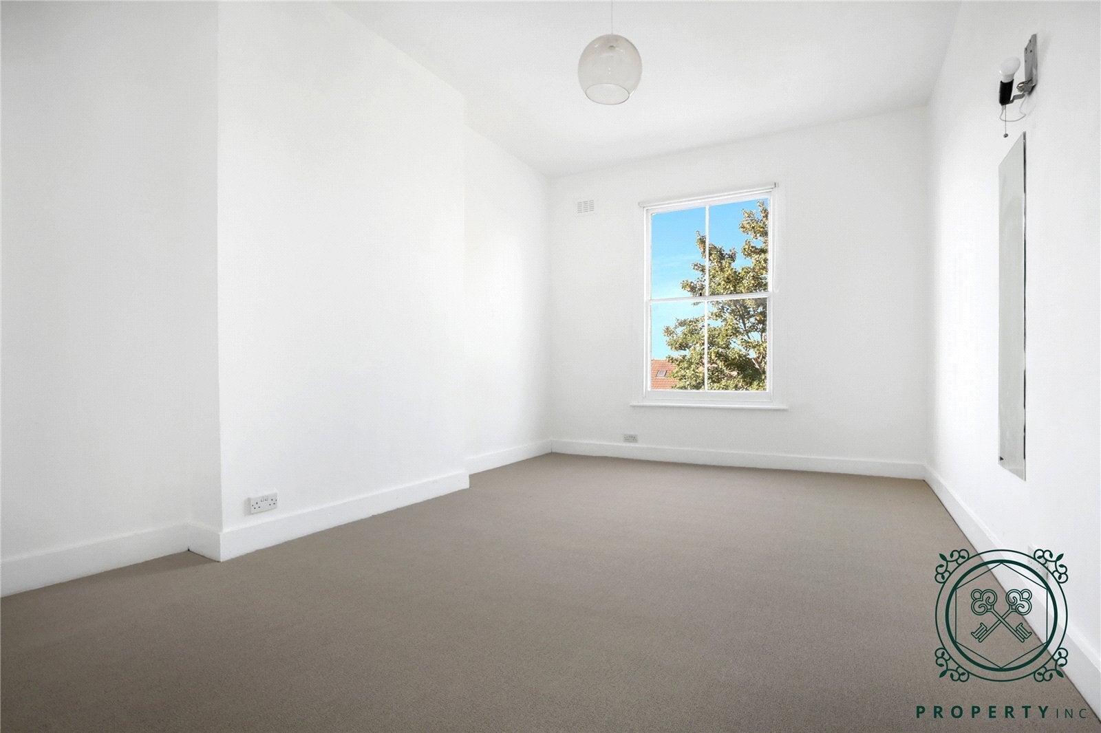 Flat Amhurst Park in Greater London